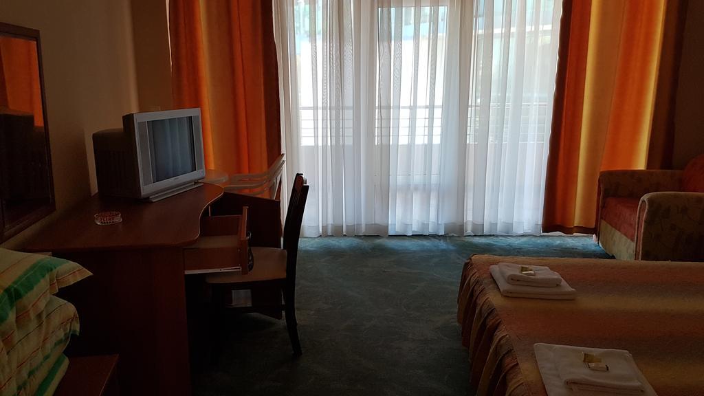 Hotel Venecia Primorsko Eksteriør billede